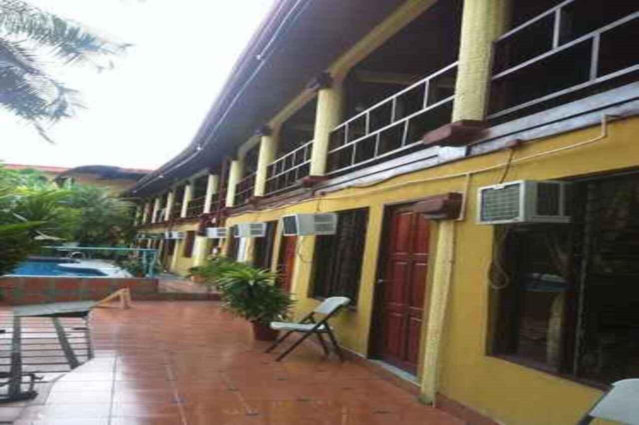 Luigis Hotel La Fortuna Exterior photo