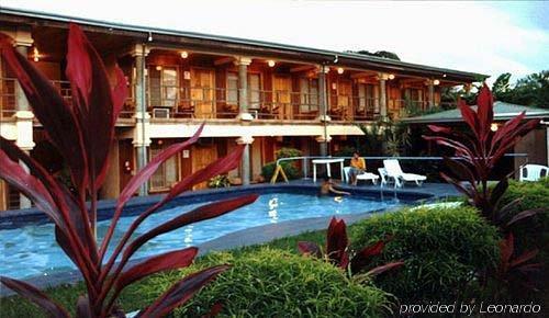 Luigis Hotel La Fortuna Exterior photo