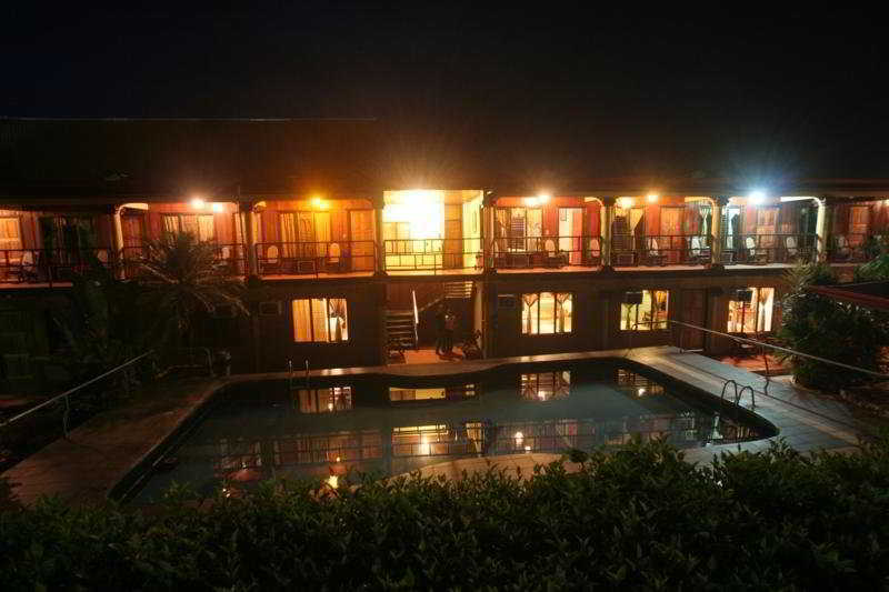 Luigis Hotel La Fortuna Exterior photo